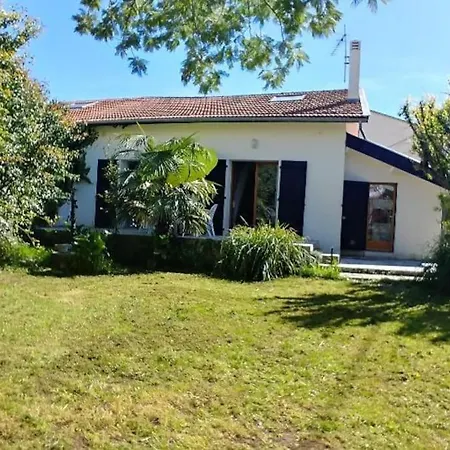 Comme A La Maison
